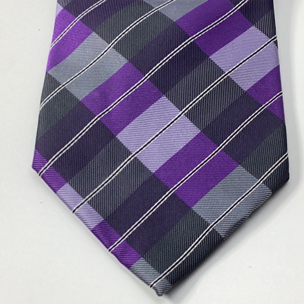 Sean John Stylish Purple and Gray Plaid Necktie